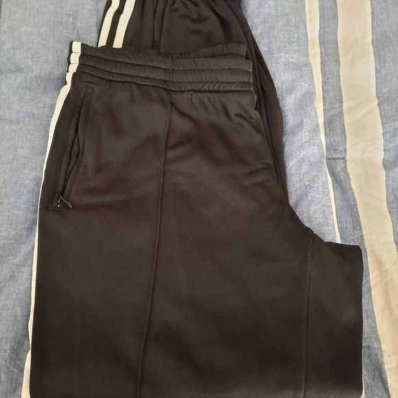 Track pants π« - Picture 3 of 6